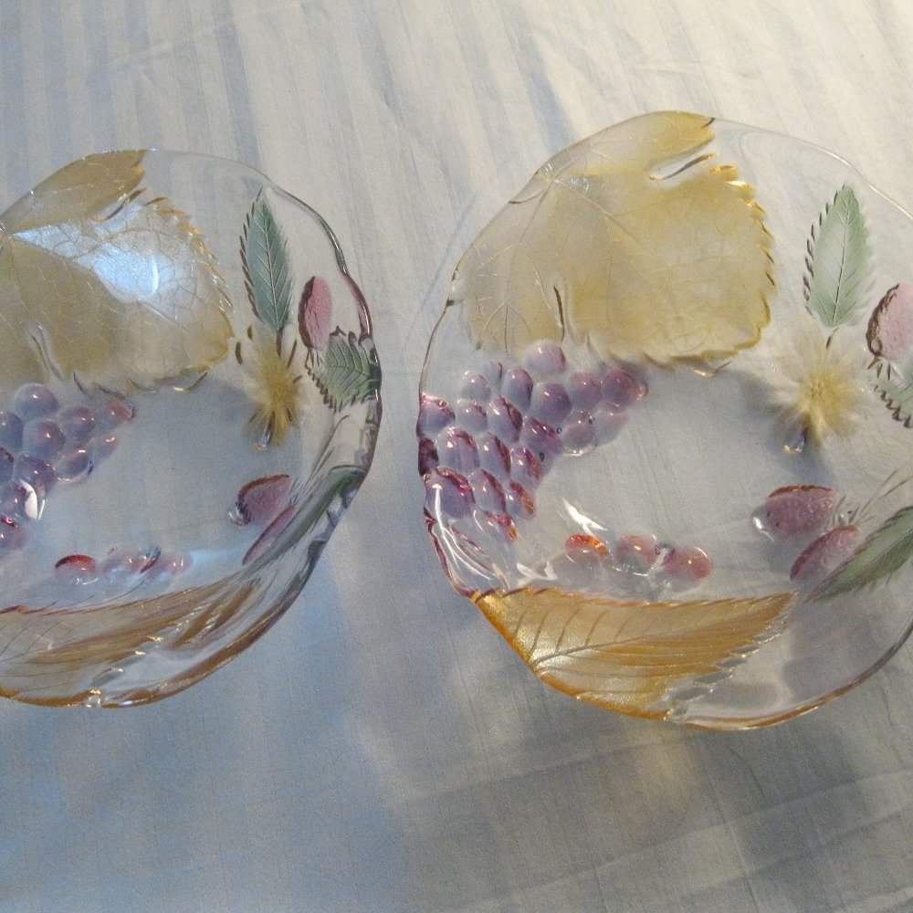 Mikasa Chablis Pressed Glass w Fruit 2 Oval Bowls Grapes Strawberries Cherry
